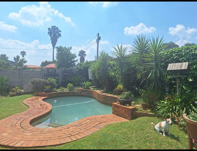 2 BEDROOM HOUSE FOR SALE IN HUNTINGDON